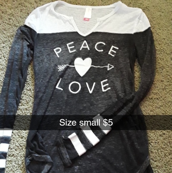 Women's clothing - Picture 4 of 7